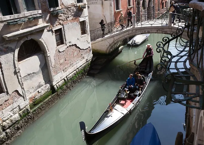 Ca' Via Della Seta Apartment *