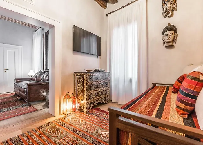 Ca' Via Della Seta Apartment *