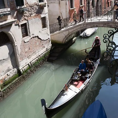Ca' Via Della Seta Apartman *